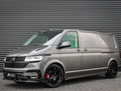 Volkswagen Transporter 2.0 TDI L2H1 150PK JB-EDITION DSG / PDC / VERLAGINGSVEREN / LEDEREN BEKLEDING / FULL / APPLE CARPLAY / NAVI