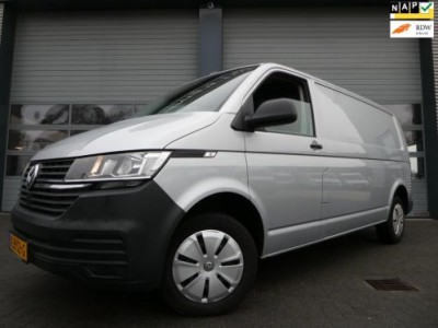 Volkswagen Transporter 2.0tdi L2, 110pk, Airco, Apple Carplay, Camera, PDC, Trekhaak.