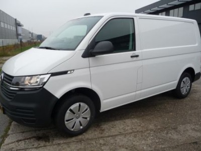 Volkswagen Transporter 90 pk 2.0 TDI L1H1 26 Economy Business deurtjes, bank, carplay, cruise, BPM vrij, nieuwe auto